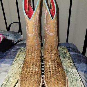 Womens Macie Bean cowgirl boots
